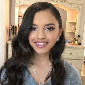 Meet your Posher, Adrianna